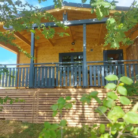 Village De La Truffiere Hébergement de vacances *